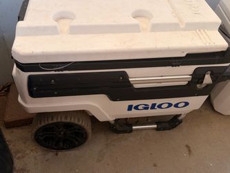 Igloo Rolling Cooler with Wheels