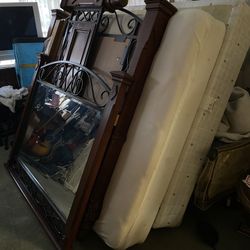 QUEEN BED SET & MIRROR  
