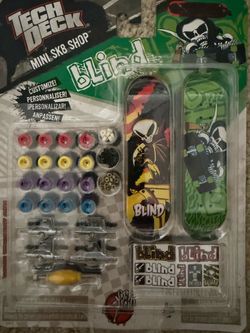 Tech Deck Mini Sk8 Shop Blind Fingerboard Set