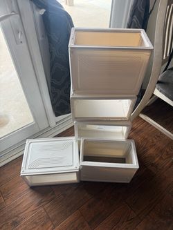 Sneaker display box