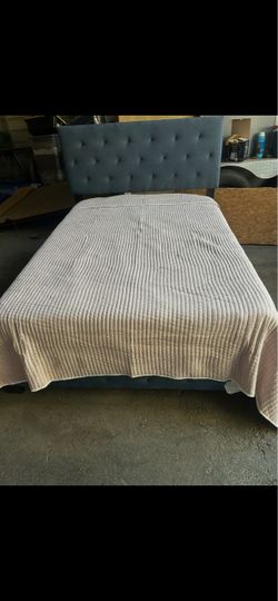 Twin bed with mattress