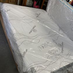 Queen mattress + floating bed frame