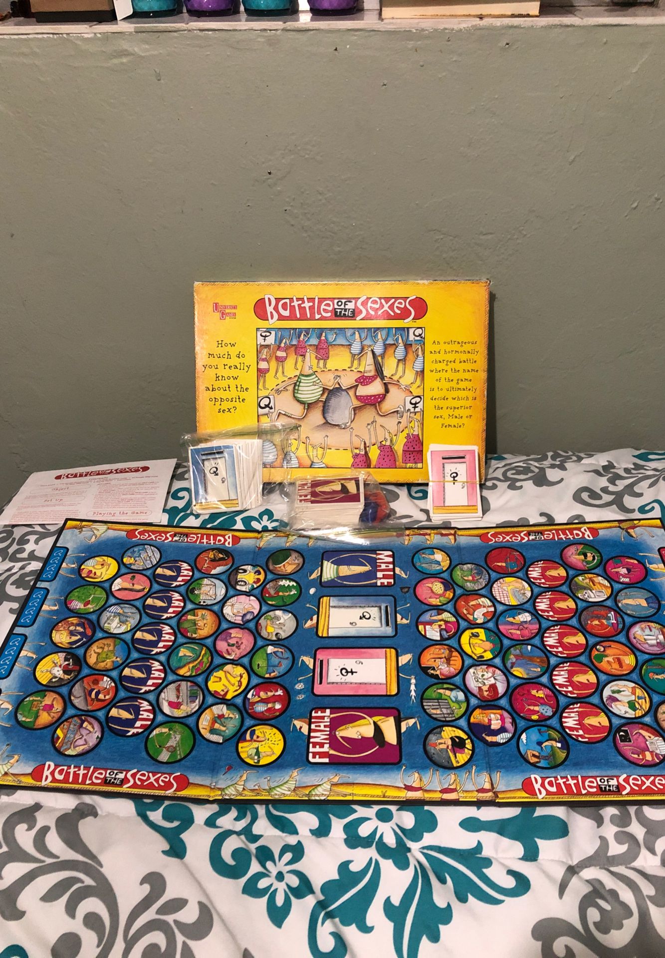 Battle of the sexes board game never used $15