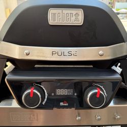 Weber Pulse 2000 Electric BBQ Grill With Cart Accessory Great Condition - grill Unit $849 +  grill Cart $219 + Cover $84 = $1,152 Retail