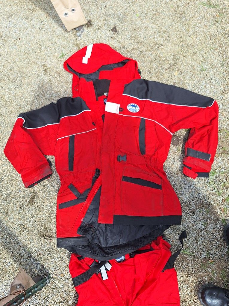 XL Rockwater Designs Weather Resistant Jacket And Pants (With Suspenders)