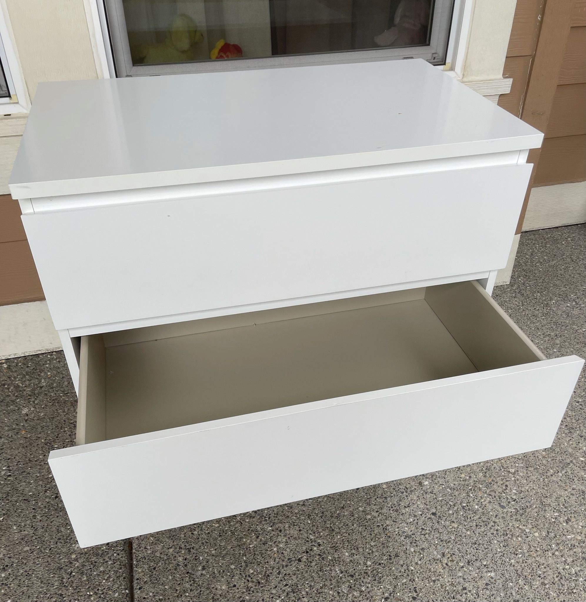 Ikea MALM 3 drawers chest glossy white dresser
