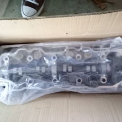 Toyota 2.4 Cylinder Head