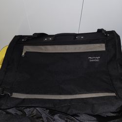 Rome Essentials Garment Bag