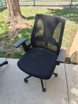 Black Mesh Office Chair