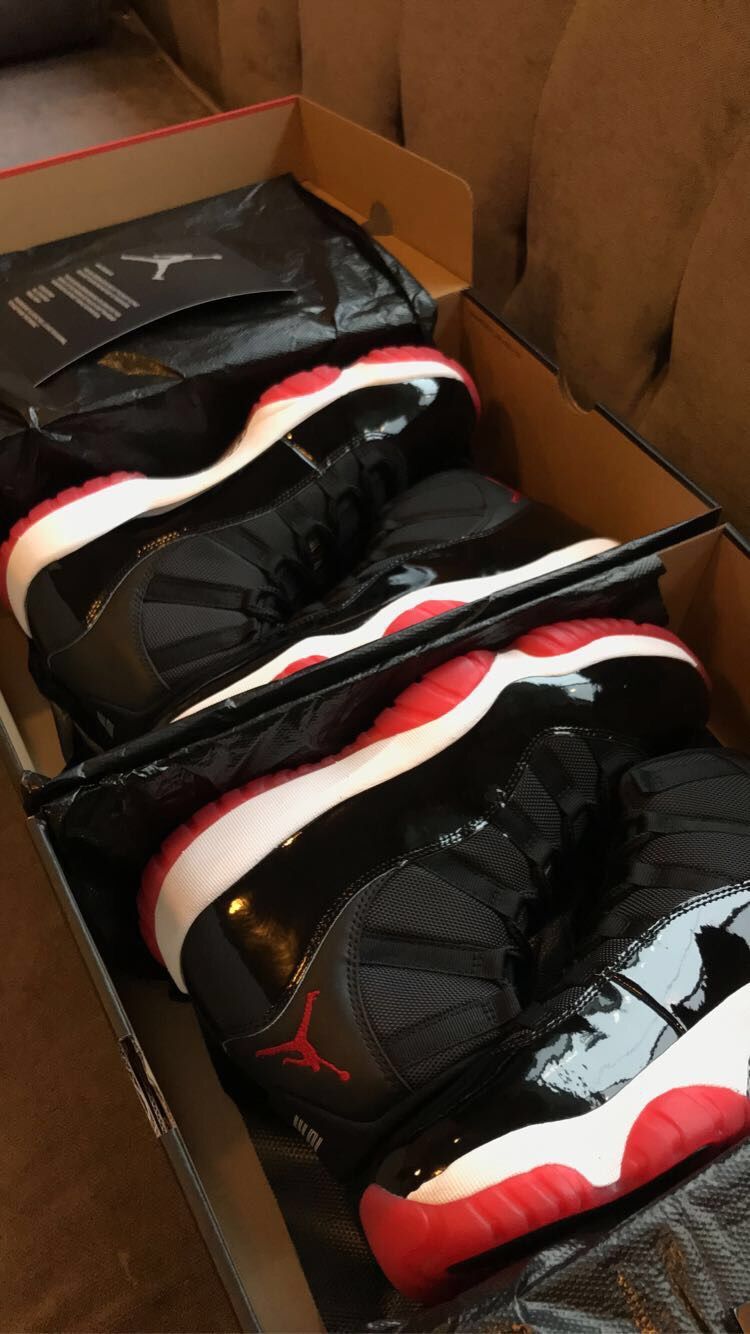 Jordan 11 Bred/Playoffs Size 10