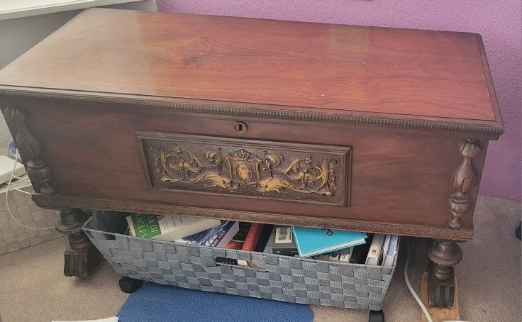 Antique ROOS Chest Co Blanket Chest Forest Lake IL