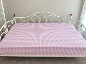 White Metal Twin Daybed + Rollout Trundle + Mattress
