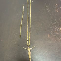 11k Gold Necklace And Bracelet 