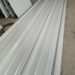 Lamina Nueva Blanca De 11pies  $2.55  El Pie 