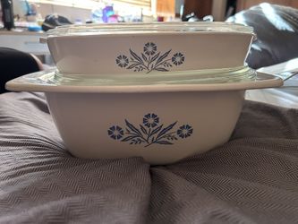 Corning Ware Like New. Set of 2!