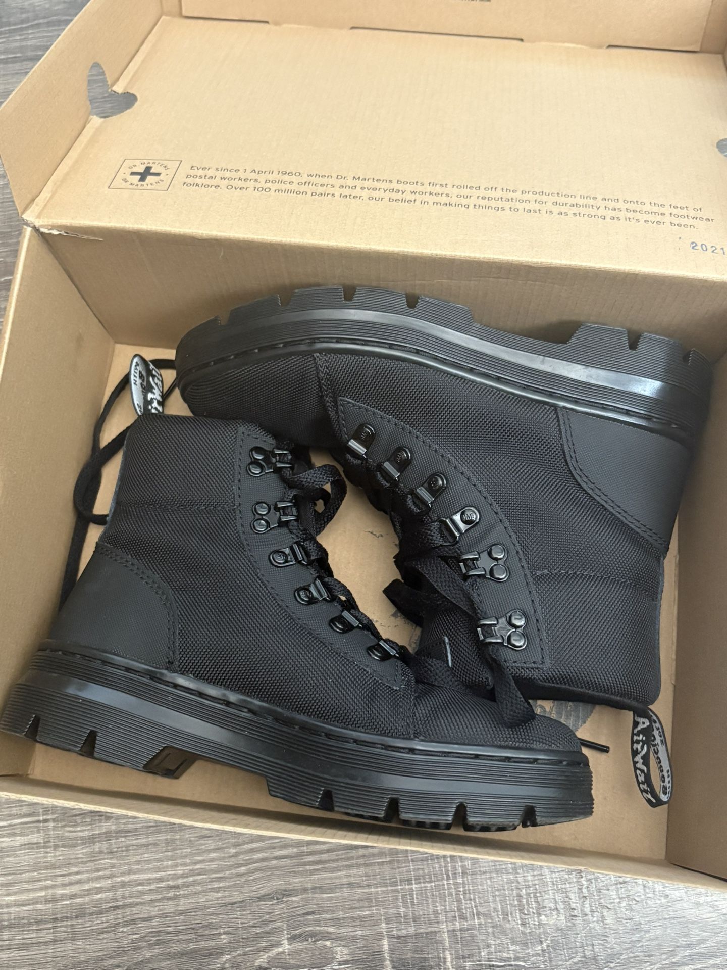 Dr. Martens Size 6 Women’s