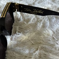 Millionaires sunglasses evoke eyewear worn in Al Capone's Chicago, an old stomping ground of Artistic Director Virgil Abloh. This pair features a deep