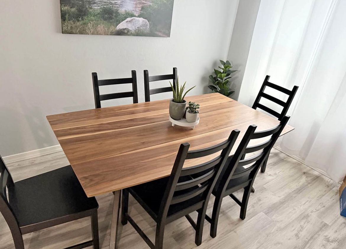 Kitchen table