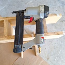 PORTER CABLE STAPPLE GUN ........