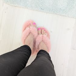 New Pink UGG Slippers Size 8
Woman's shoes 