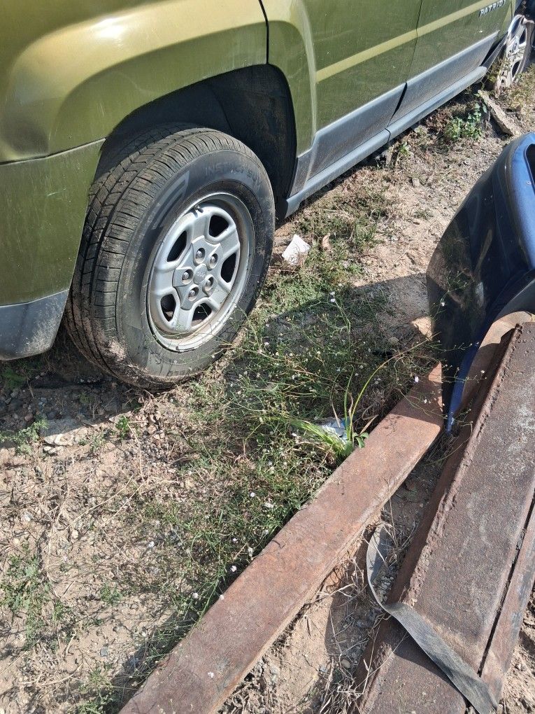 2015 Jeep Patriot Rims (3) Size 17