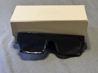 Dezi Slick sunglasses