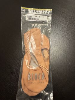 New Bloch ballet shoes size 1Y