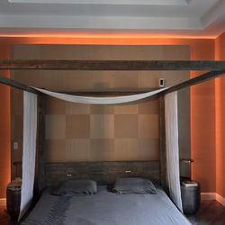 Restoration hardware king Size Canopy Bed Set