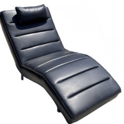 Beautiful Black Chaise Lounge Chair