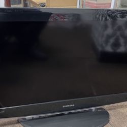 samsung tv flat 32 working  good.
