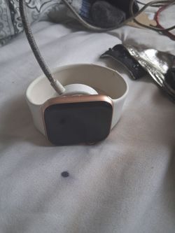 Apple Watch Rose Gold with White Band