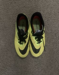 Nike Hypervenom Soccer Cleats Size 4.5Y