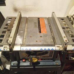 Ryobi 10 inch table saw with bevel lock lever.