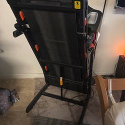 Like-New Treadmill --Excellent Condition 