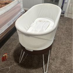 SNOO Smart Sleeper Baby Bassinet