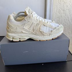 New Balance Protection Pack Distressed