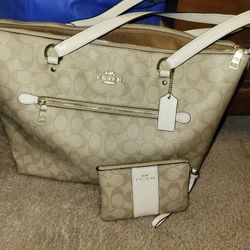 Coach Tote And Coin Purse