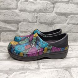 Crocs at Work Neria Pro II Womens Size 9 Graphic Nurse Clogs Mandala Paisley