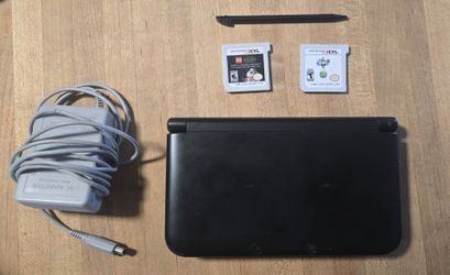 Nintendo 3DS XL Black with Games and Charger