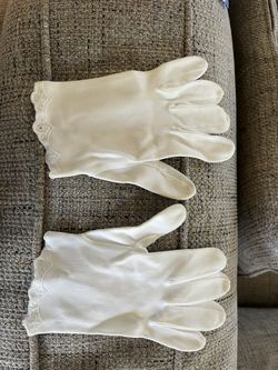 Vintage Fownes Soft White Size 6 1/2 Women’s Gloves