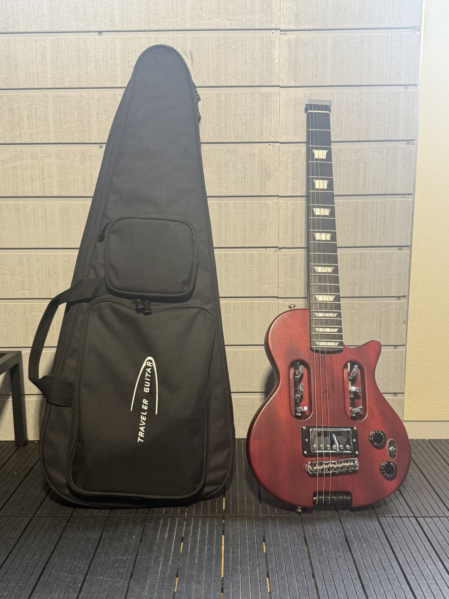 Traveler Guitar w/ Bag
