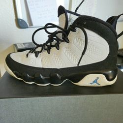 Air Jordan 9 Retro GS “University Blue” — 5.5Y