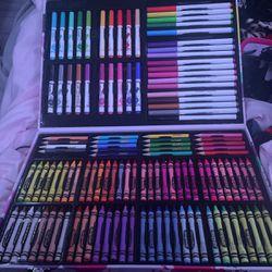 Crayola Art Case Coloring Set for Sale in Escondido, CA - OfferUp