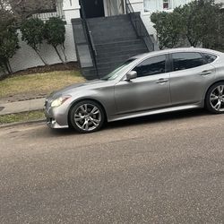 2011 Infiniti M