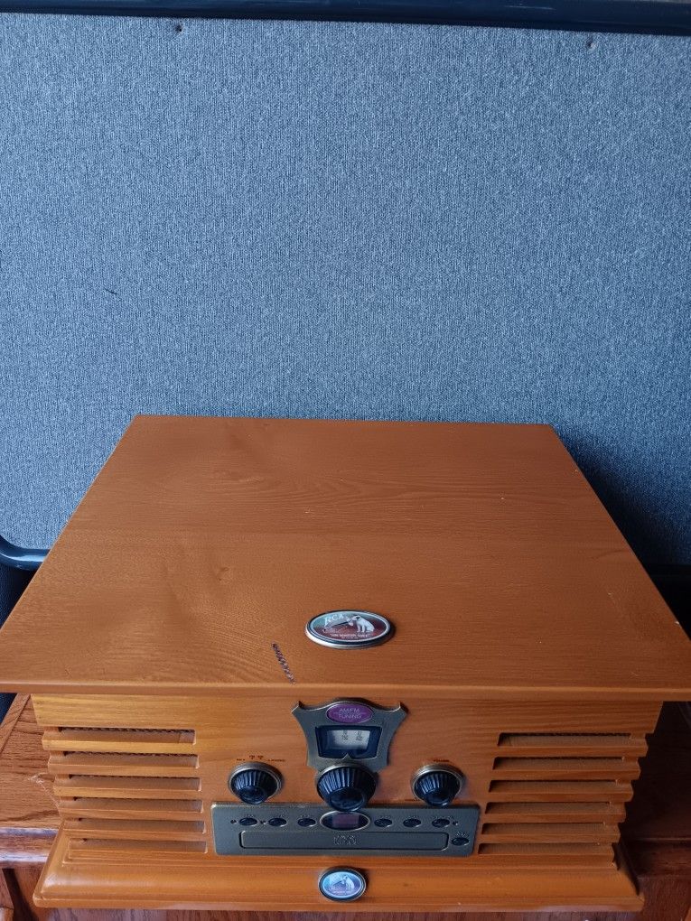 RCA - Chaplin 3-Speed Turntable with CD Player, AM/FM Radio