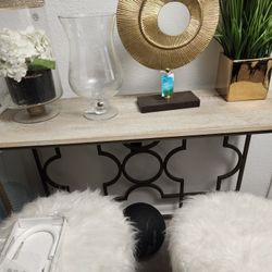 Entry Way Table 