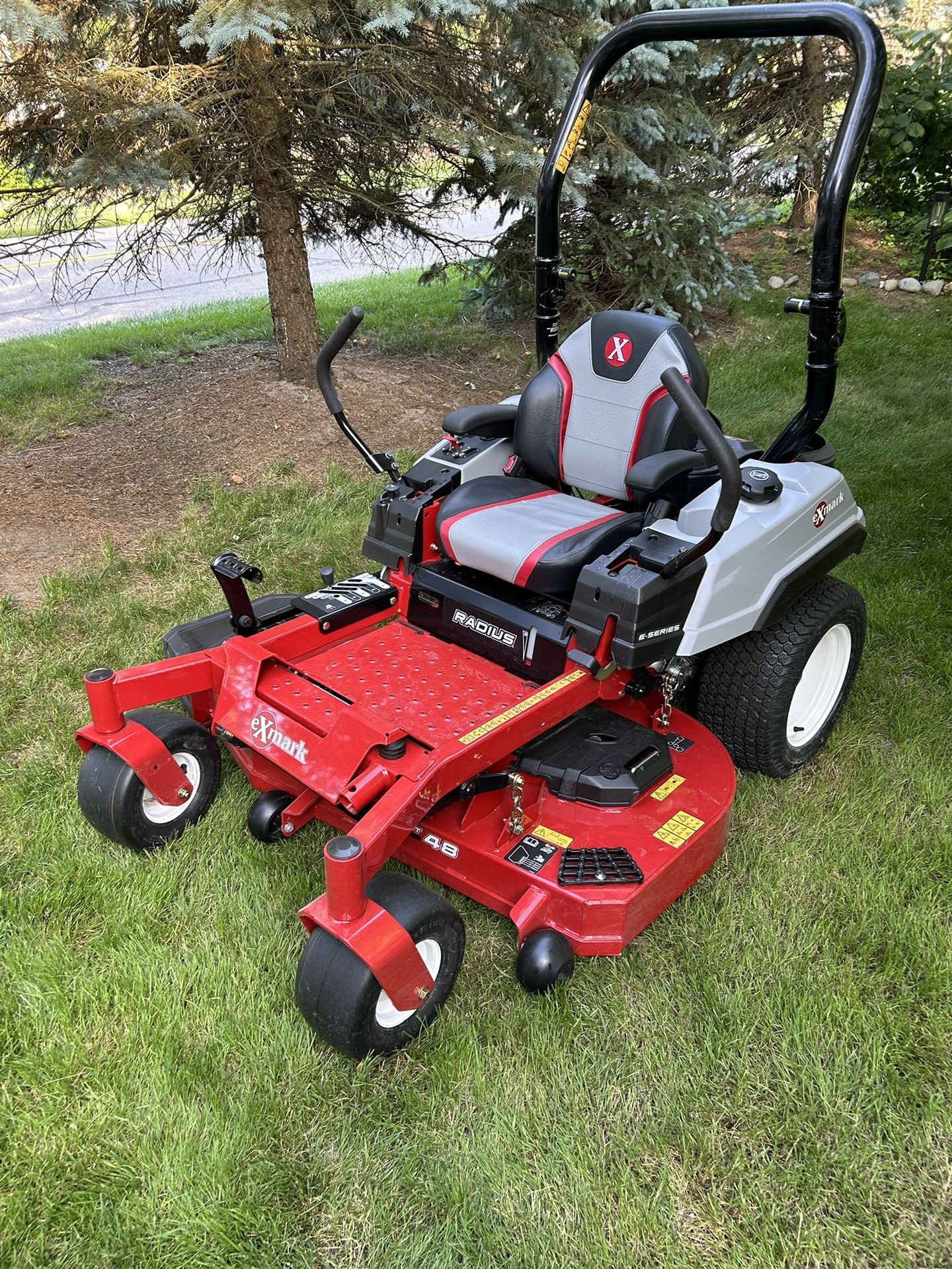Exmark 48 inch radius mower brand new 60 minutes of run time, to big for me $5200TxtMike Seven Three Four Two Three One Zero Five Zero Nine Trades👍