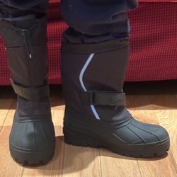 New Size 6 LLBean Boys Snow Boots