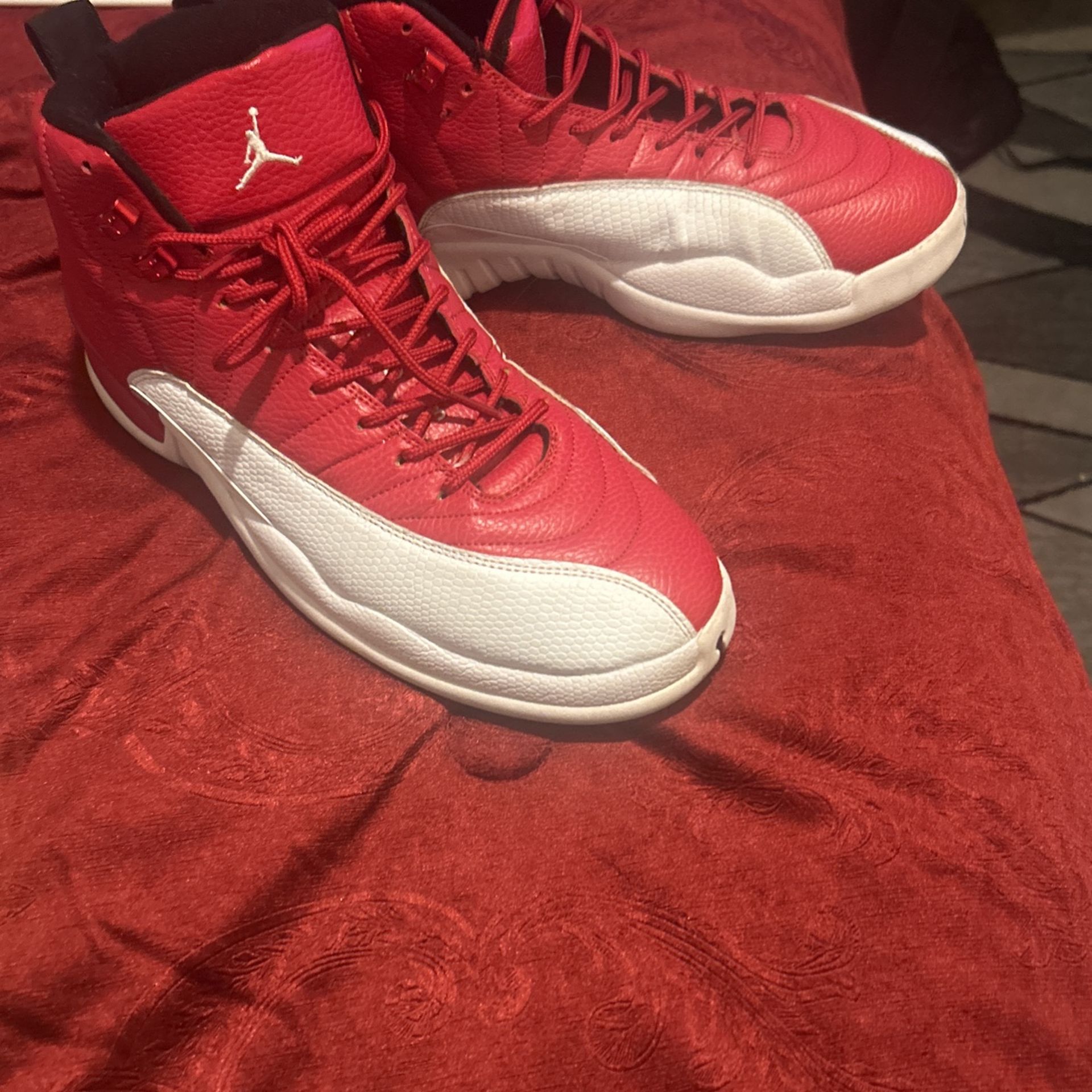 Red Jordan 12