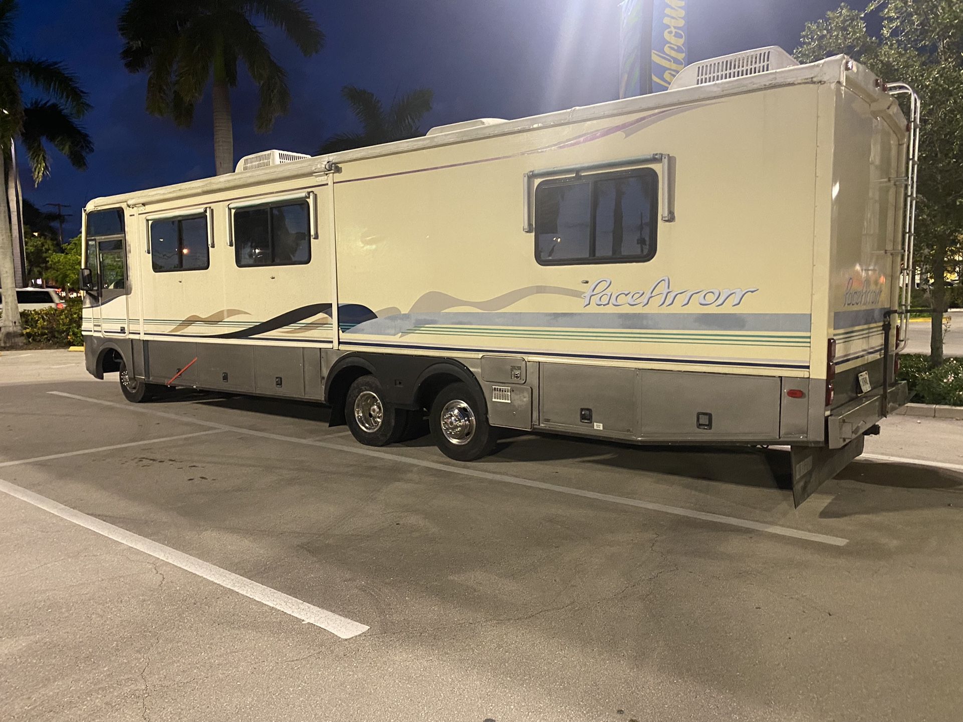 Fleet Wood Pace Arrow 34k 40 Foot Motorhome Rv for Sale in Boca Raton